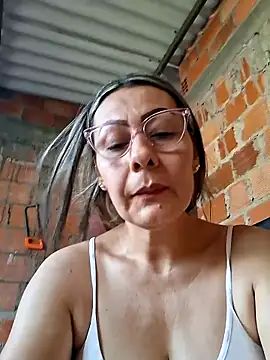 Mia-funny20 online show from May 2026 08:14:02 PM