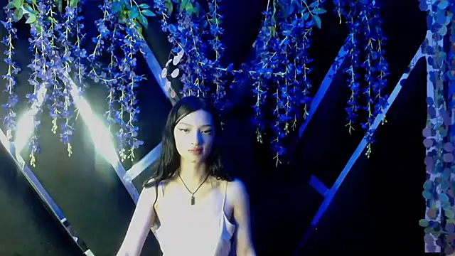 Aurora 18 online show from September 2025 02:17:01 PM