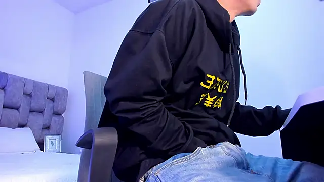 Snapshot of MarcusCollinss_ chatting on December 2024 01:12:01 PM MarcusCollinss online show from December 2024 01:12:01 PM