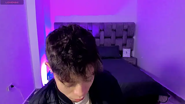 Snapshot of MarcusCollinss_ chatting on December 2024 12:07:02 PM MarcusCollinss online show from December 2024 12:07:02 PM