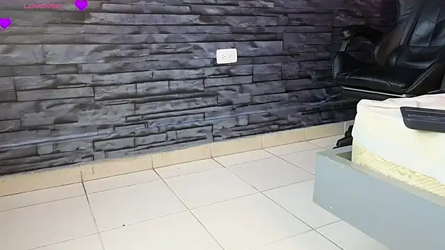 Lilith Zen online show from February 2025 11:02:02 AM