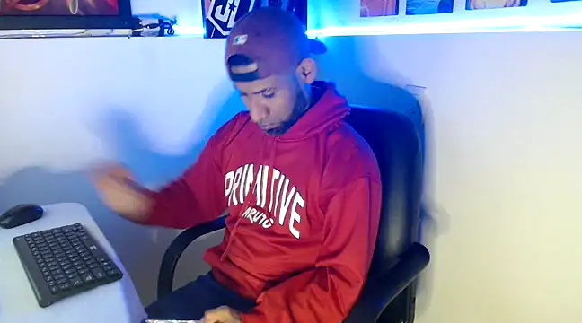 Snapshot of Enriblack92 chatting on December 2024 08:11:01 PM Enriblack92 online show from December 2024 08:11:01 PM