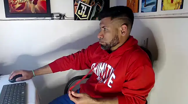 Snapshot of Enriblack92 chatting on December 2024 03:20:01 AM Enriblack92 online show from December 2024 03:20:01 AM