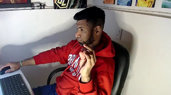 Snapshot of Enriblack92 chatting on December 2024 04:27:02 PM Enriblack92 online show from December 2024 04:27:02 PM