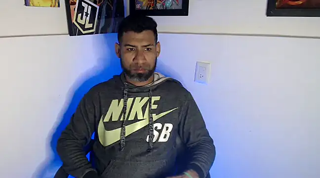 Snapshot of Enriblack92 chatting on December 2024 02:20:02 AM Enriblack92 online show from December 2024 02:20:02 AM