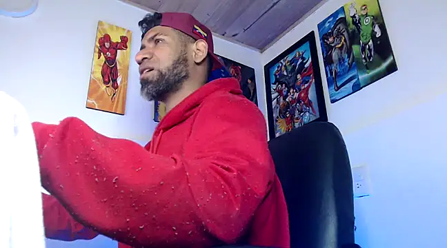 Snapshot of Enriblack92 chatting on December 2024 06:28:01 PM Enriblack92 online show from December 2024 06:28:01 PM