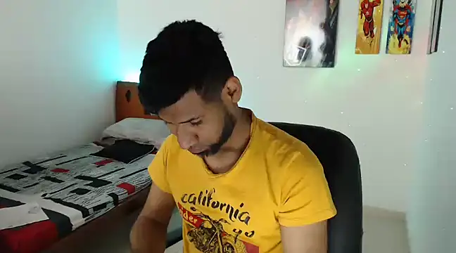 Snapshot of Enriblack92 chatting on December 2024 02:33:02 PM Enriblack92 online show from December 2024 02:33:02 PM