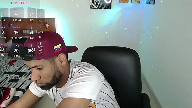 Snapshot of Enriblack92 chatting on December 2024 11:46:02 PM Enriblack92 online show from December 2024 11:46:02 PM