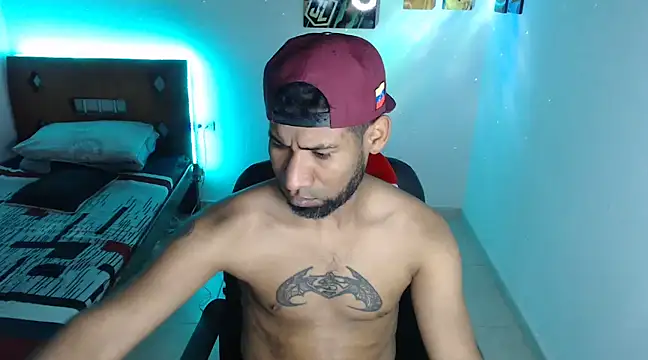 Snapshot of Enriblack92 chatting on December 2024 06:53:01 PM Enriblack92 online show from December 2024 06:53:01 PM