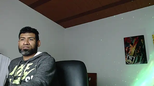 Snapshot of Enriblack92 chatting on December 2024 07:33:01 PM Enriblack92 online show from December 2024 07:33:01 PM