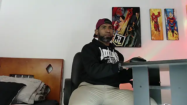 Snapshot of Enriblack92 chatting on December 2024 12:32:02 AM Enriblack92 online show from December 2024 12:32:02 AM