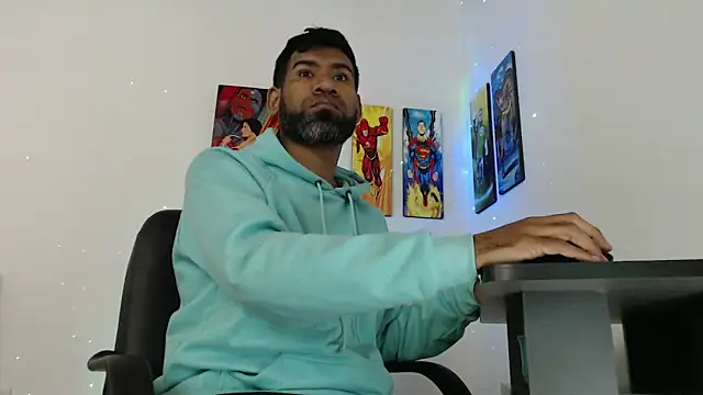 Snapshot of Enriblack92 chatting on December 2024 02:40:02 PM Enriblack92 online show from December 2024 02:40:02 PM