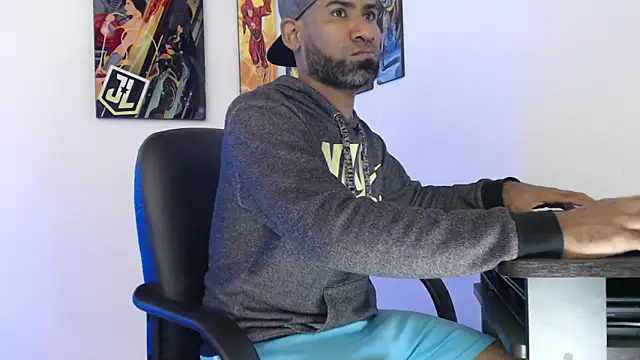 Snapshot of Enriblack92 chatting on January 2025 06:57:01 PM Enriblack92 online show from January 2025 06:57:01 PM