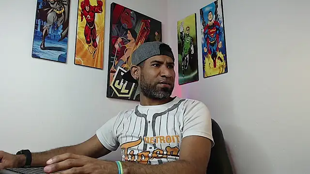 Snapshot of Enriblack92 chatting on January 2025 01:25:02 AM Enriblack92 online show from January 2025 01:25:02 AM