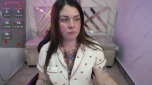 Snapshot of Paula_b_ chatting on September 2025 01:34:02 PM Paula b online show from September 2025 01:34:02 PM