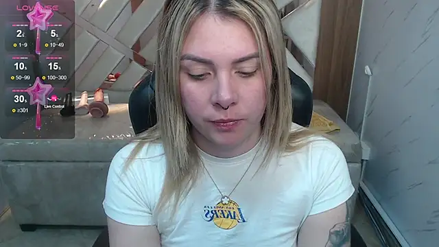 Snapshot of Paula_b_ chatting on July 2026 12:55:01 PM Paula b online show from July 2026 12:55:01 PM