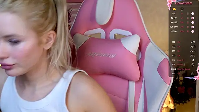 LexieLoree online show from December 2024 07:14:01 AM