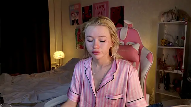 LexieLoree online show from January 2025 03:40:01 AM