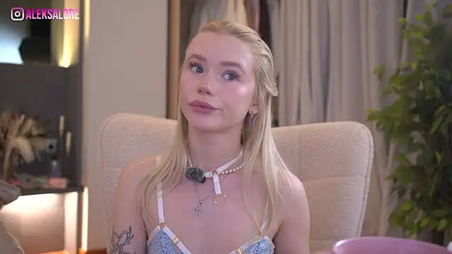 LexieLoree online show from April 2026 02:36:01 AM