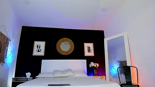 VioletPaket online show from January 2026 11:45:02 AM