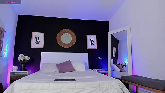 VioletPaket online show from February 2026 12:17:01 PM