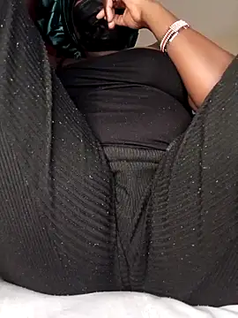 Snapshot of Lucyy1 chatting on February 2025 08:48:02 PM Lucyy1 online show from February 2025 08:48:02 PM