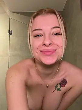 Mia-Minou online show from January 2025 10:32:01 AM