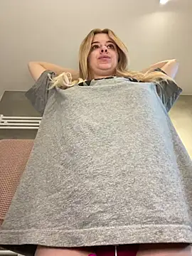 Mia-Minou online show from January 2025 10:52:02 AM