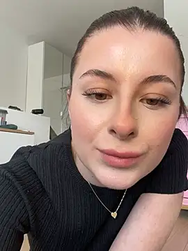 Mia-Minou online show from February 2026 01:29:01 PM