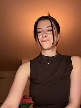 Mia-Minou online show from April 2026 06:52:02 PM