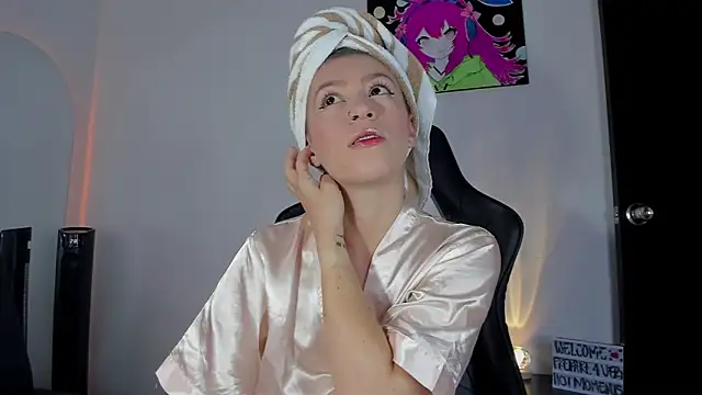 roxanne jones1 online show from May 2026 06:37:02 PM