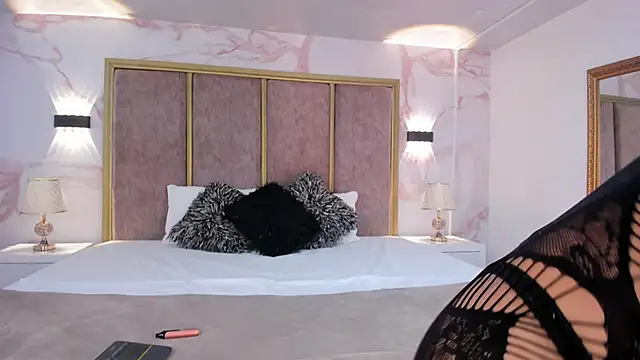 Snapshot of MadelineJones chatting on March 2025 09:13:02 PM MadelineJones online show from March 2025 09:13:02 PM