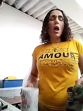 Snapshot of Corina_hot chatting on December 2024 06:50:01 PM Corina hot online show from December 2024 06:50:01 PM