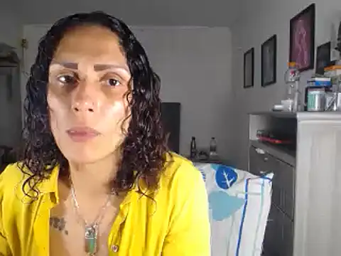 Snapshot of Corina_hot chatting on January 2025 09:12:01 PM Corina hot online show from January 2025 09:12:01 PM