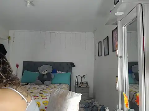 Snapshot of Corina_hot chatting on October 2025 08:20:02 PM Corina hot online show from October 2025 08:20:02 PM