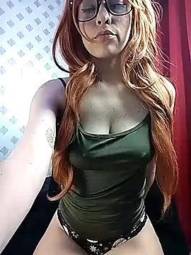 Snapshot of MaryannG chatting on October 2025 03:29:01 AM MaryannG online show from October 2025 03:29:01 AM