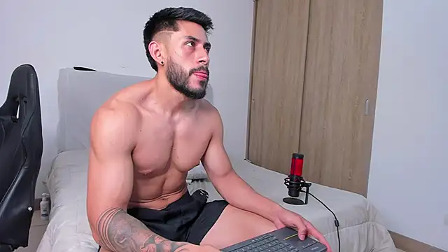 Snapshot of alexxxmachine chatting on March 2025 11:39:02 PM alexxxmachine online show from March 2025 11:39:02 PM