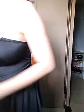 Snapshot of LenaShow chatting on October 2025 01:25:01 AM LenaShow online show from October 2025 01:25:01 AM