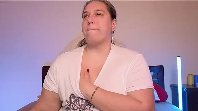 Snapshot of Niter chatting on October 2025 05:59:02 PM Niter online show from October 2025 05:59:02 PM