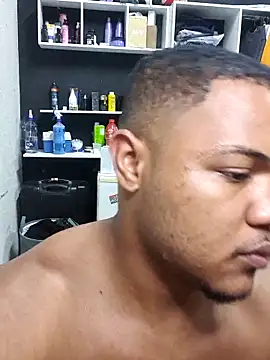 Snapshot of Halaelson chatting on March 2026 11:44:01 PM Halaelson online show from March 2026 11:44:01 PM