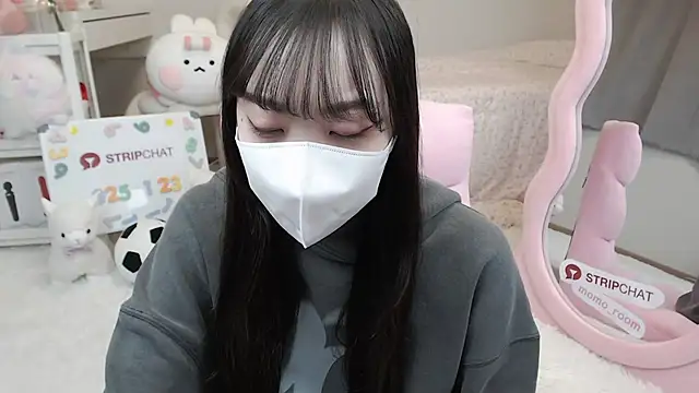 momo room online show from January 2025 10:11:02 AM