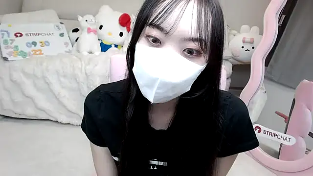 momo room online show from September 2025 10:31:02 AM