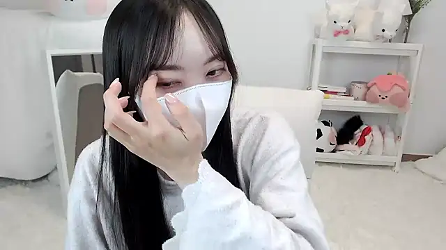 momo room online show from May 2026 12:34:02 PM