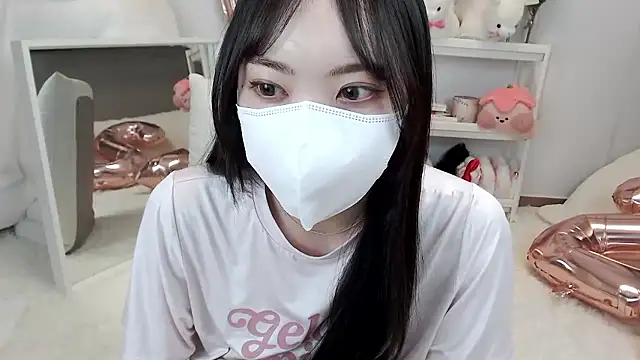 momo room online show from May 2026 11:04:02 AM