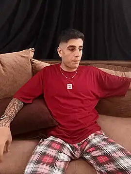 arenn1997 online show from October 2025 12:36:02 PM