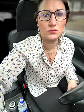 Snapshot of ZhenjaPoledance chatting on November 2025 06:36:02 AM ZhenjaPoledance online show from November 2025 06:36:02 AM