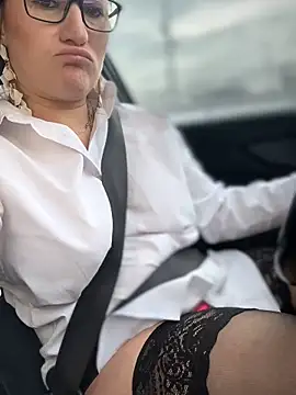 Snapshot of ZhenjaPoledance chatting on February 2026 07:12:01 AM ZhenjaPoledance online show from February 2026 07:12:01 AM