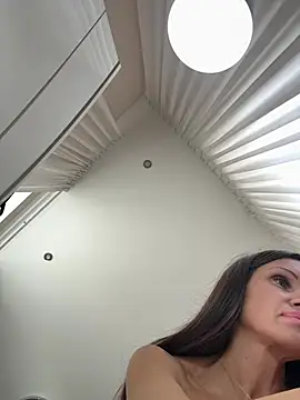 Hott Lolla online show from March 2025 09:04:02 AM