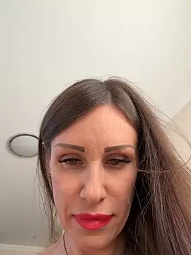 Hott Lolla online show from September 2025 06:14:01 AM