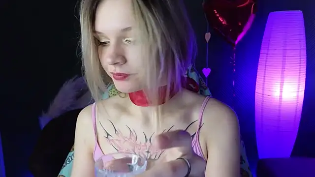 LitaBrom online show from February 2025 04:15:01 AM